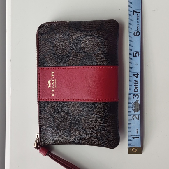 Coach wristlet Wallet red and brown printed Great condition - Picture 11 of 12